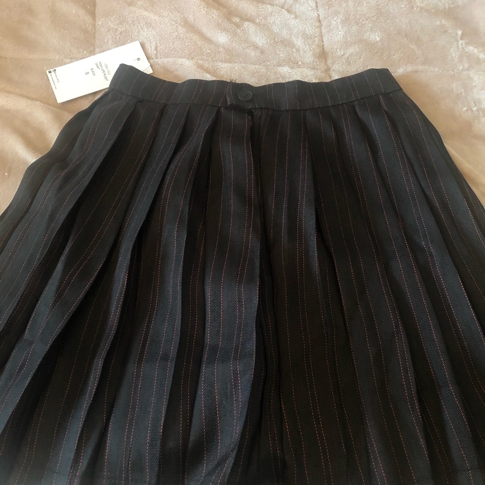 Lioness pleated skirt | BRAND NEW - Picture 5 of 6